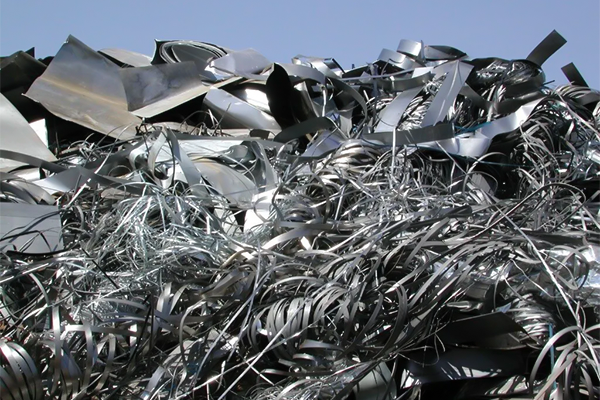 Recyclage Des Déchets D’aluminium : Broyeur À Arbre Simple VS Broyeur À Arbre Double