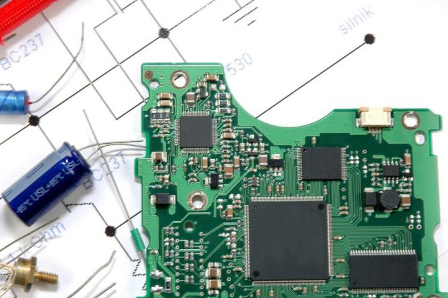 Les composants électroniques des cartes de circuit imprimé usagées valent-ils la peine d’être recyclés ?